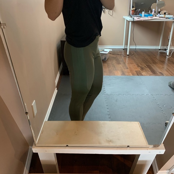 Leggings - Picture 2 of 5